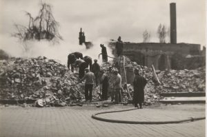 Bluswerkzaamheden binnenstad mei 1940 - bron: zeeuwseankers.nl