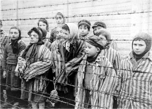 Jonge overlevenden Auschwitz, januari 1945 - bron: historiek.net